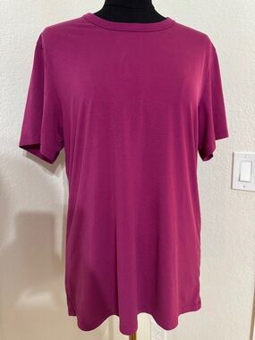 Lululemon Men’s T-shirt - Raspberry